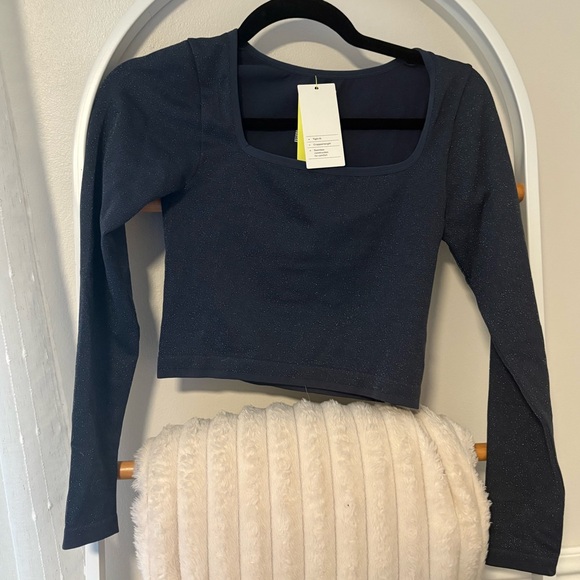 NWT All in Motion Workout Top - Picture 1 of 3